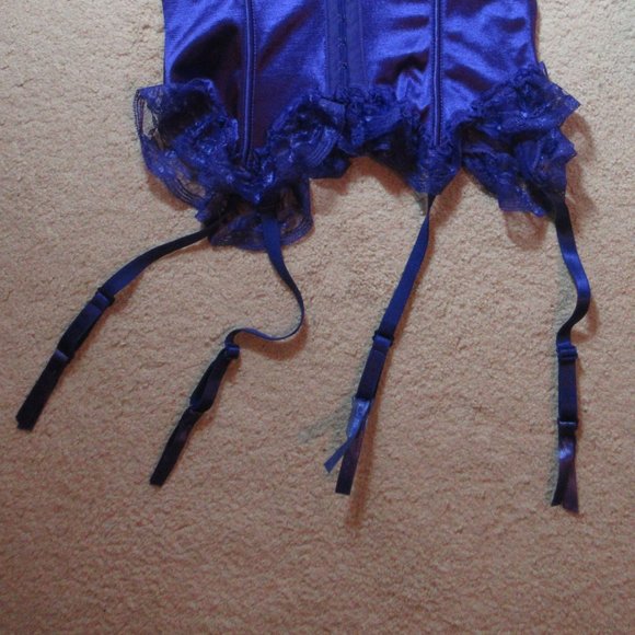 NWT Vintage wire  Bra top/ garter lace up detail M - Picture 12 of 17